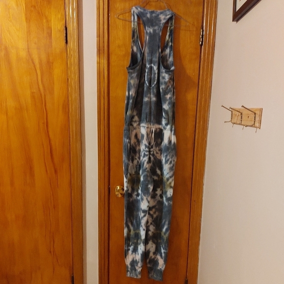 Yfb tie  dye jumpsuit size S bnwt - Picture 6 of 6